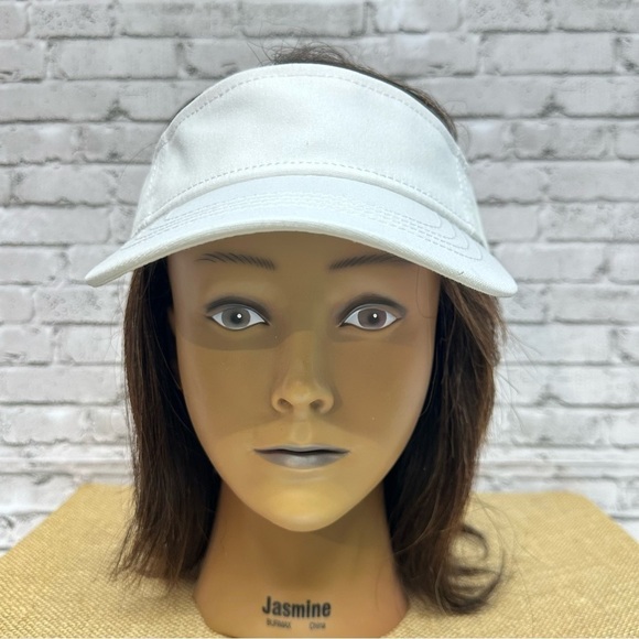 Time and Tru Women's One Size White Twill VISOR Hat Adjustable Sun Cap NEW - Picture 1 of 8